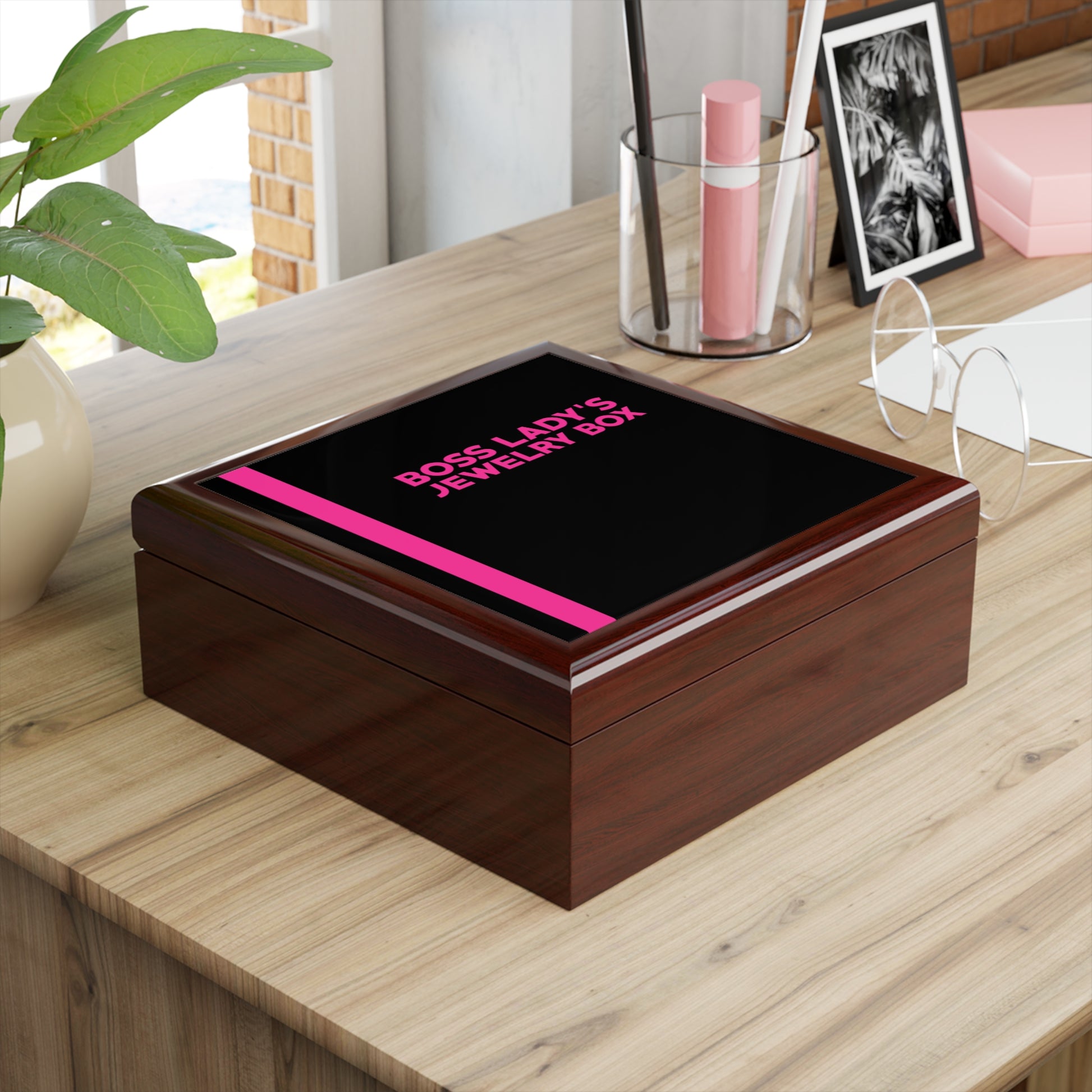 THE Lady's Jewelry Box