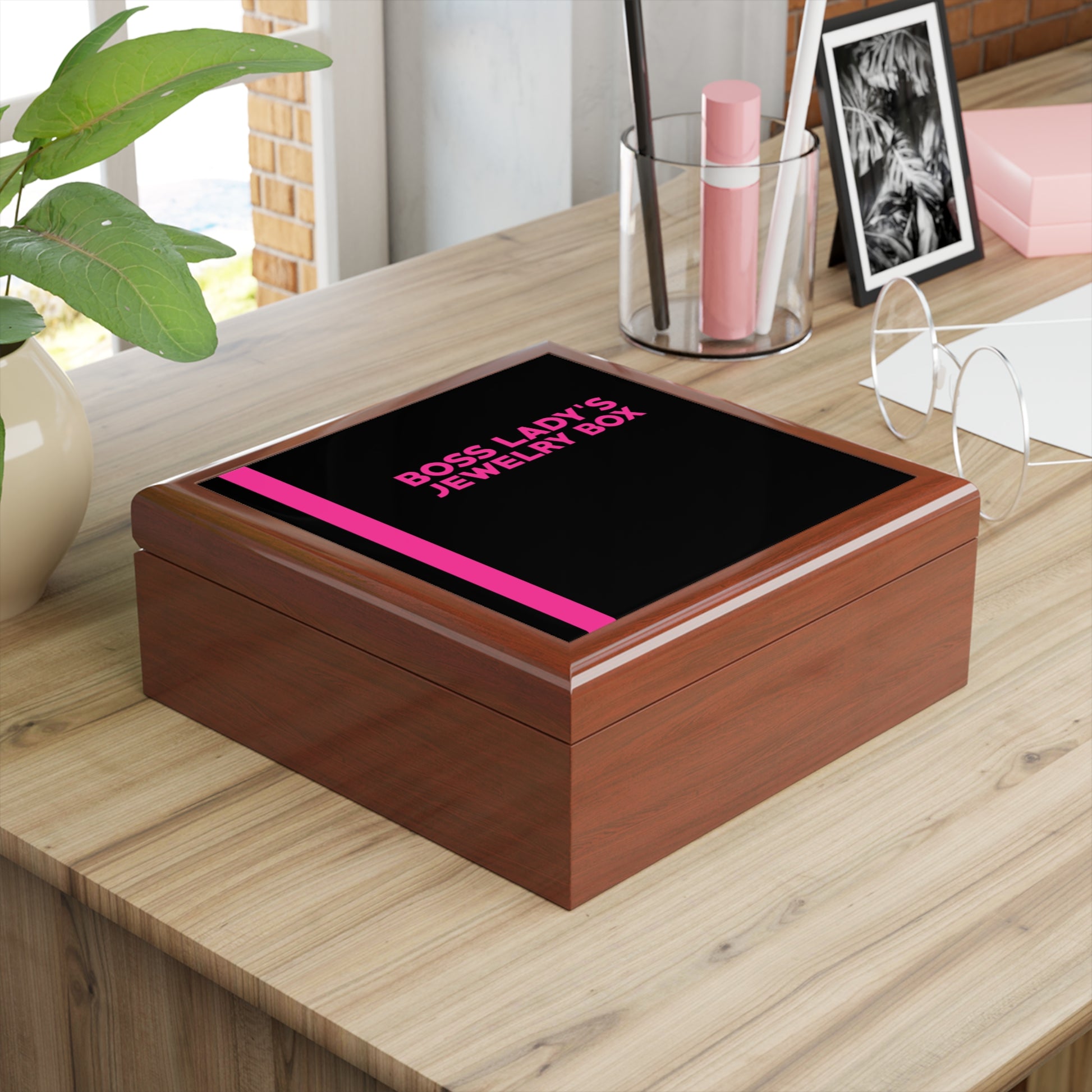 THE Lady's Jewelry Box